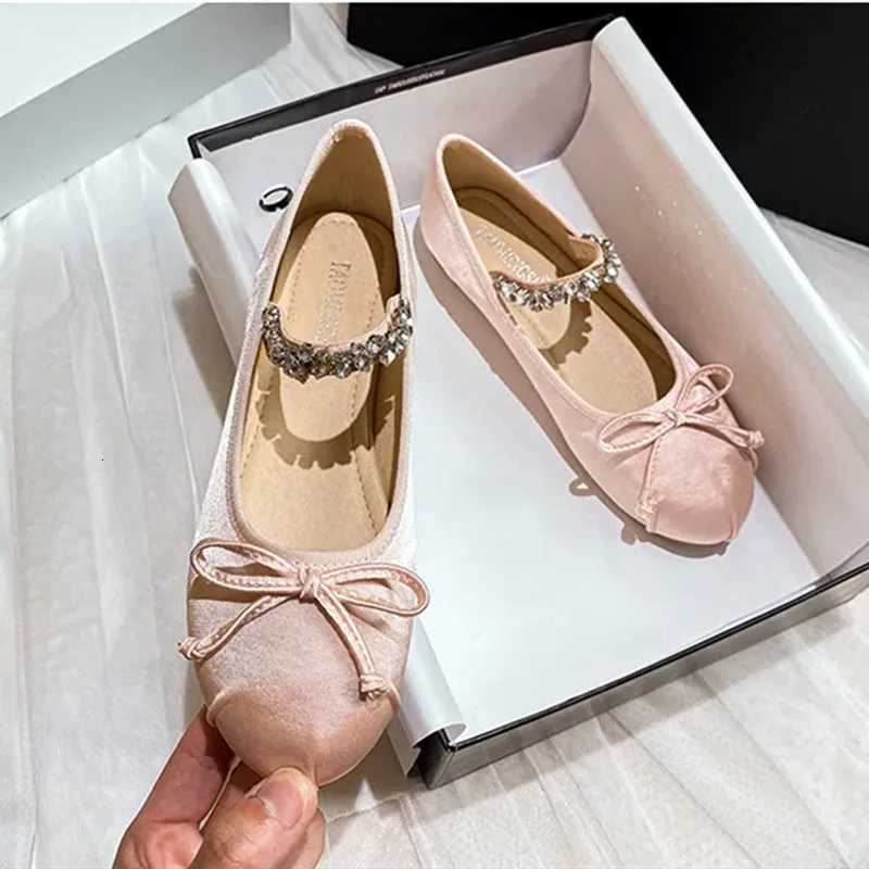 Luxury Satin Rhinestone Decoration Ballet Flats Women Elegant Bow Silk Design Mary Jane Shoe for Women Light Comfortable Loafers Z251015