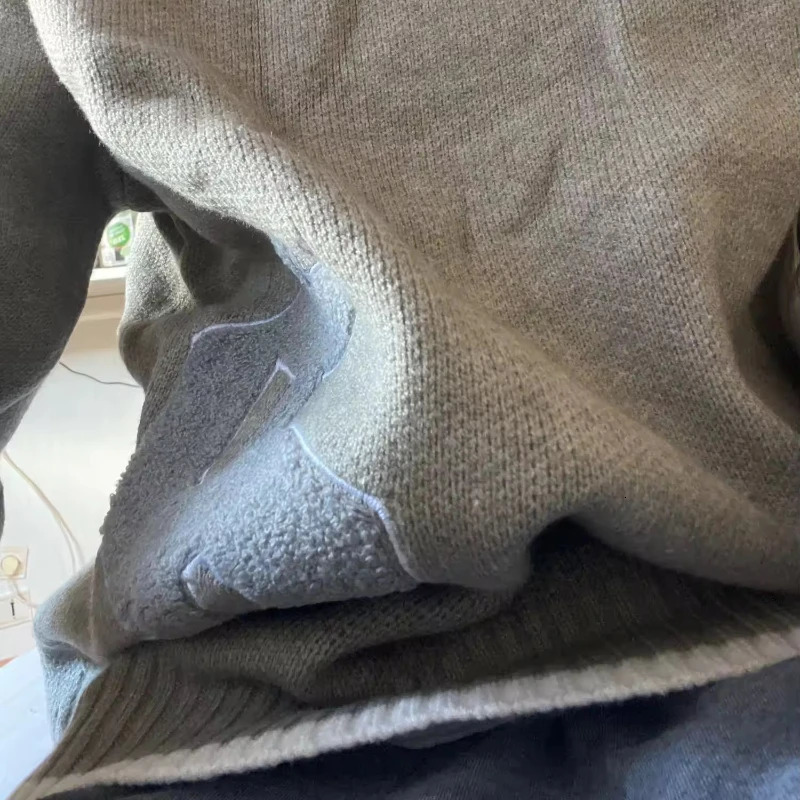 European American autumn and winter round neck gray knitted sweater pattern Y2K pullover warm men and womens clothes 251017