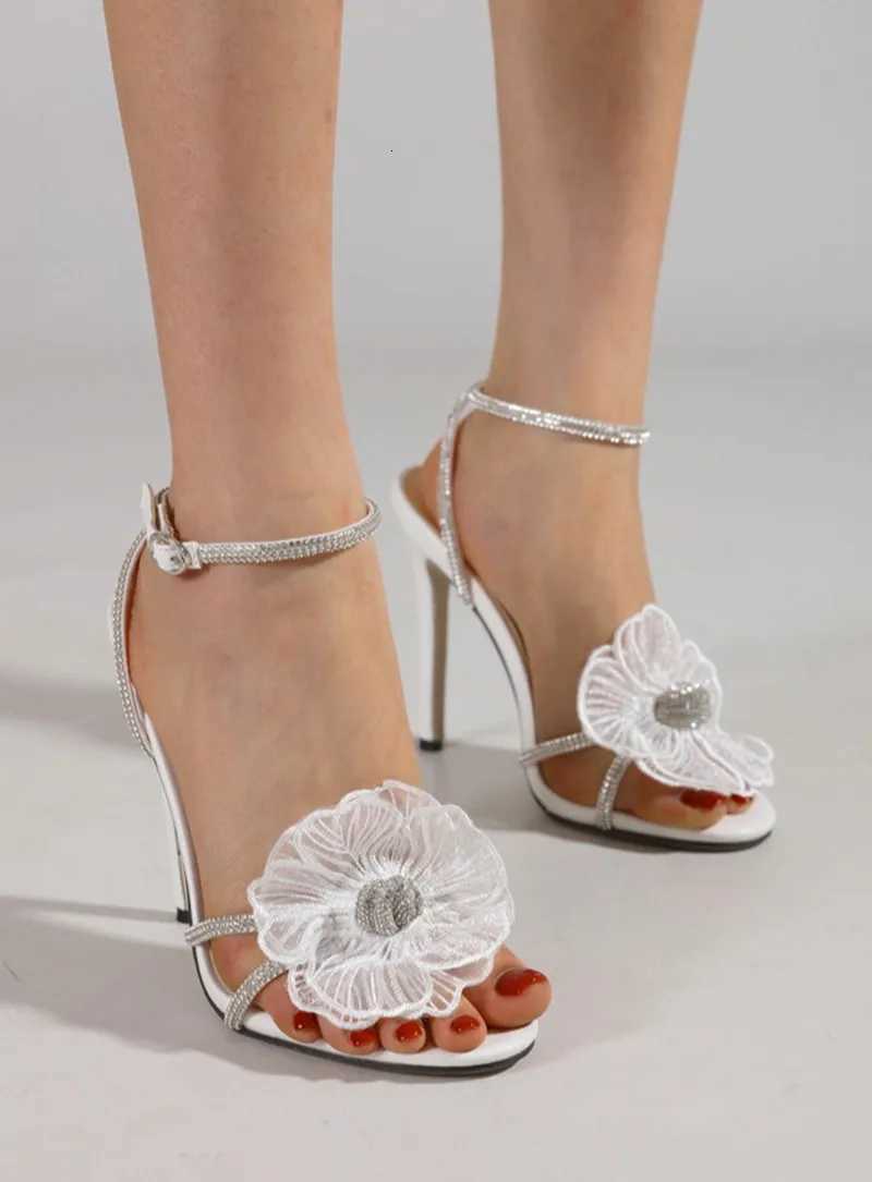 Luxury Rhinestone Flower High Quality Shoes Sexy Open Toe Ankle Strap Large Size Women Sandal Elegant Design Buckle Wedding Shoe Z251015