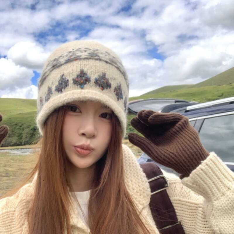 Beanie Designer Wool Jacquard Rolled Edge Fair Isle Knitted Hat for Women men Autumn Winter Warm Woolen