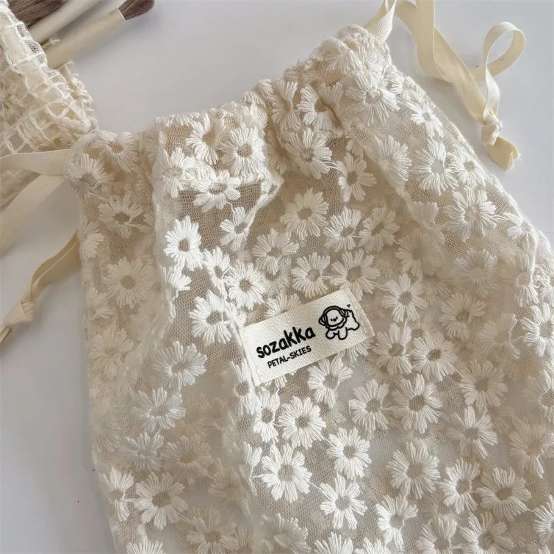 Lace Embroidered Daisy Mesh Drawstring Makeup Bag Cute Summer Travel Cosmetic Toiletry Organizer Storage Pouch for Accessories251011