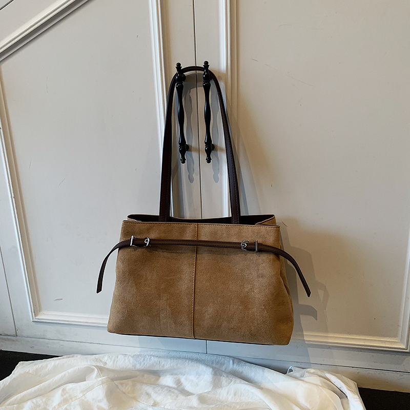 Ladies' fashionable mobile phone bag with large capacity and advanced functions, new casual and versatile, compact and simple shopping and commut