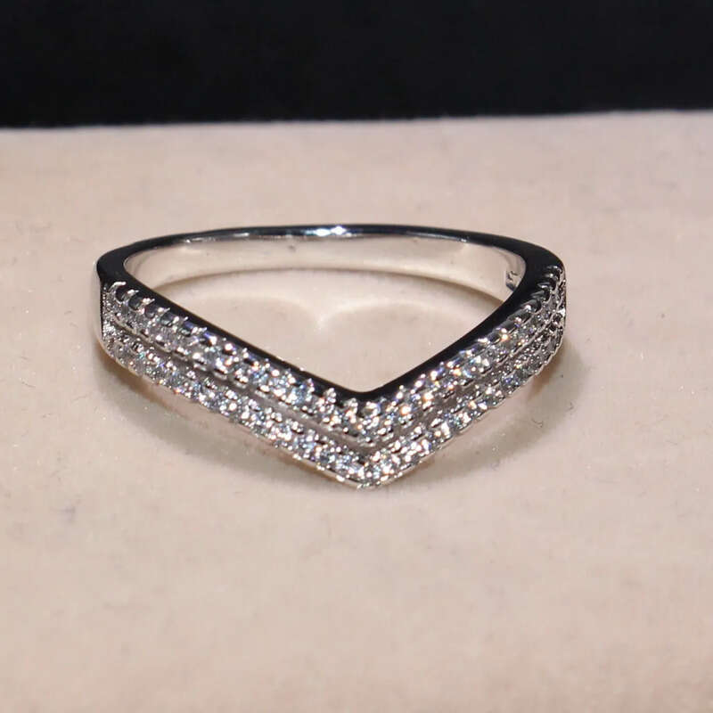 Double V Style Cute Jewelry Sterling Sier Pave White Sapphire CZ Dia Party New Female Wedding Band Ring For Lovers' Gift