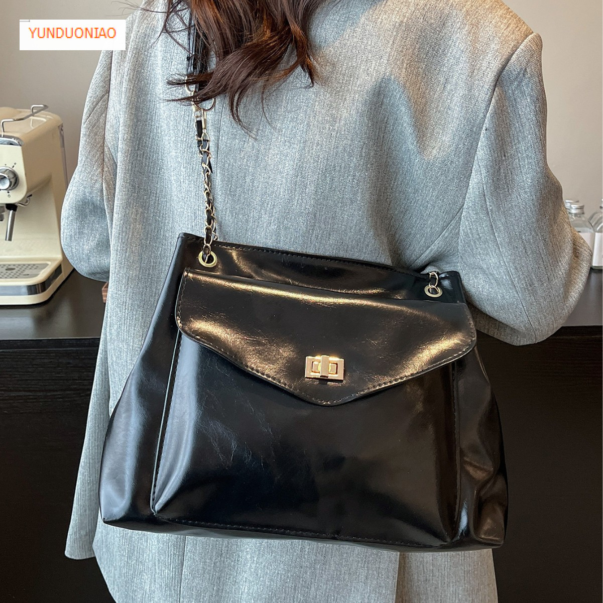 Autumn and Winter New Designer Bag Large Capacity New Fashion Chain Luxury Handbag Women's Crossbody Bag Versatile Commuter Bag