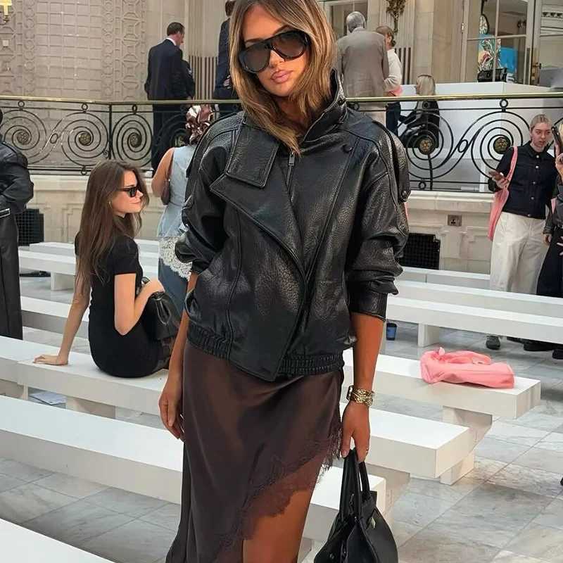 Womens Faux Leather Jacket 2025 New Fashion Autumn Black Long Sleeve Pebble Jacket Motorcycle Style Personality Ladies JacketT251017