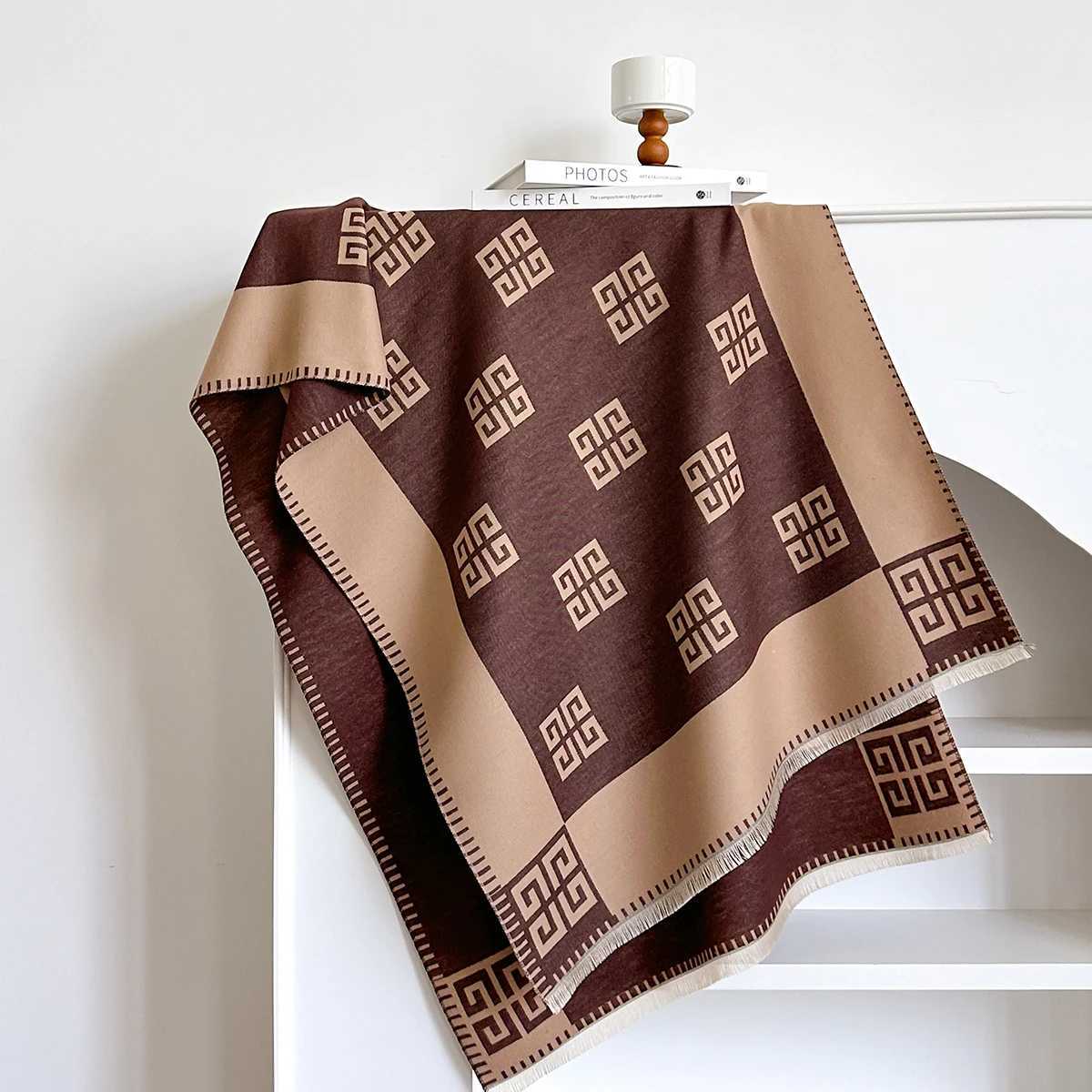 2025 Latest Design Winter TwoSided Jacquard Cashmere Scarves High Quality Women Thicken WrAP ShAWl Ladies Wool Scarf C251017