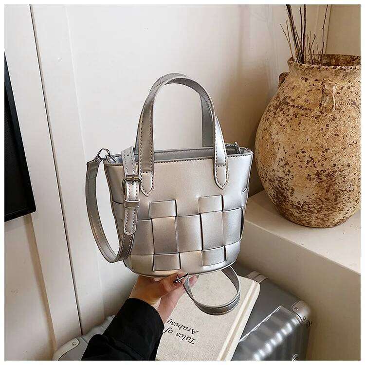 High Quality Sier Shoulder Bucket New Stylish Woven Handheld Crossbody Women S Bag