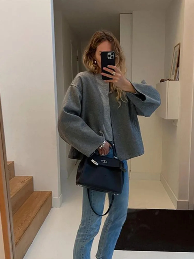 Casual Single Button Woolen Coat Women 2025 Long Sleeve Loose Short Autumn Winter Coat Female Elegant Grey Chic Vneck Coats 251013