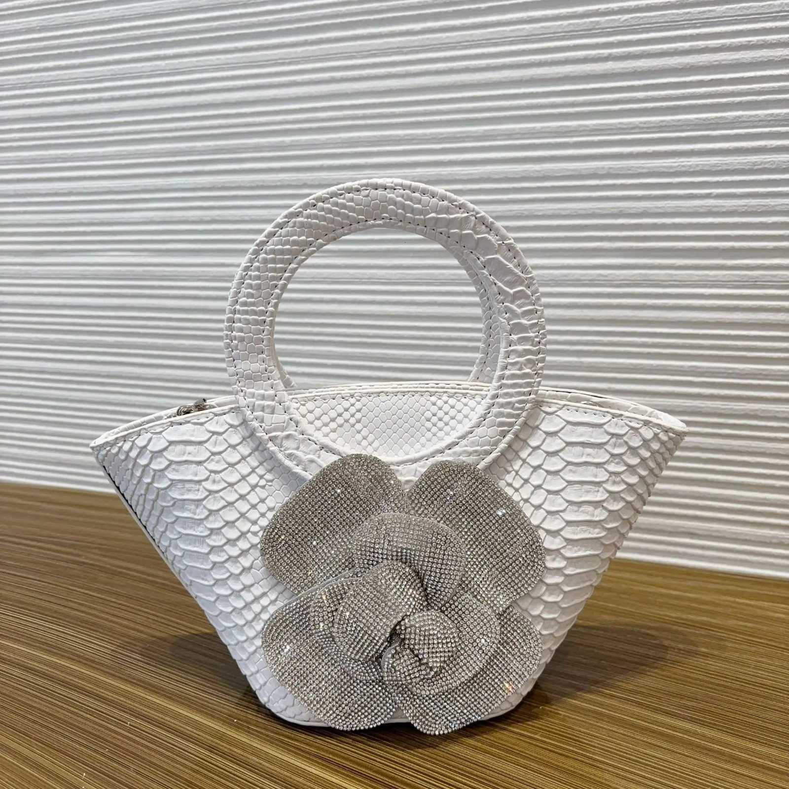 2025 New Designer Luxury Diamond Inlay Crocodile Bags Womens Handbags Fashion 3D Decal Versatile PU Leather Chain Shoulder Bags Z251017