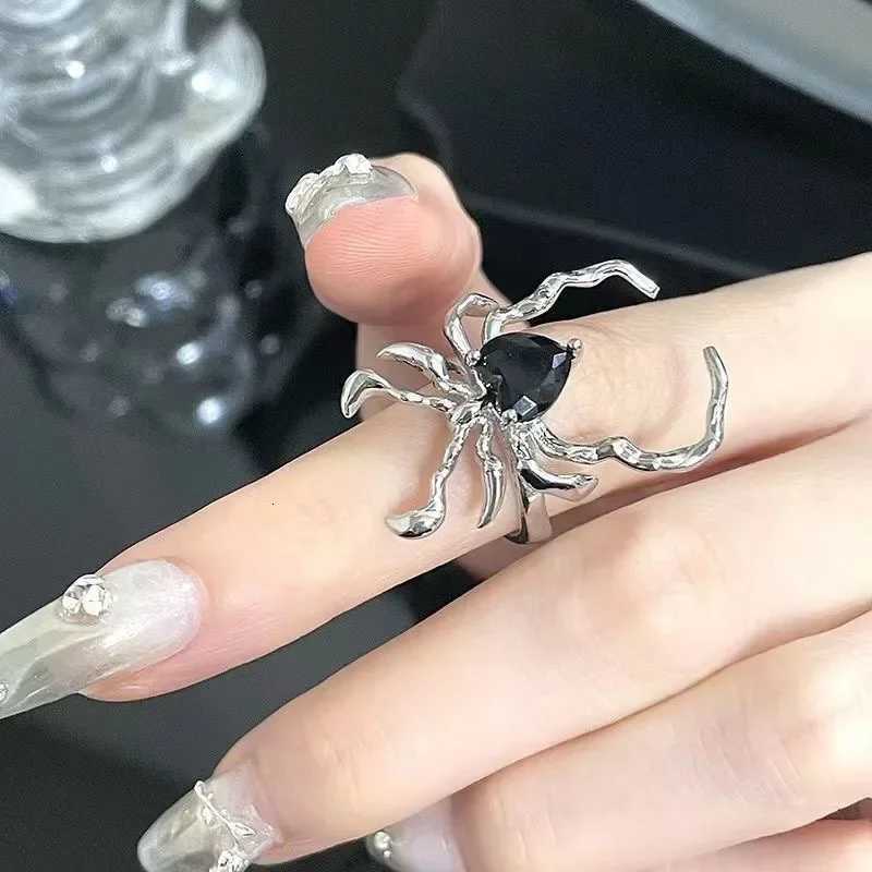 Gothic Punk Style Spider Opening Ring for Women Men Vintage Creative Animal Rings Hip Hop Fashion Party Jewelry Halloween Gifts Z251017