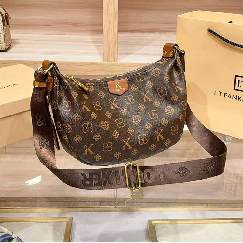 Brand Women's 2025 New Retro Shoulder Large Capacity Texture Crossbody Dumpling Bag Trendy