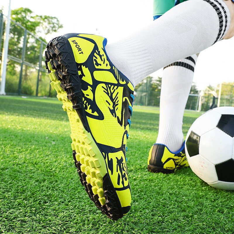 Dou Chuan Short Training new Men Broken Sports Low Top Youth Long Spike Soccer Shoes Large Size