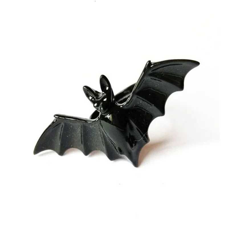 Gothic Black Bat Ring Punk Flying Bat Metal Adjustable Women Jewelry Hot Festival Cosplay Gift Boys Girls Halloween Accessories Z251017