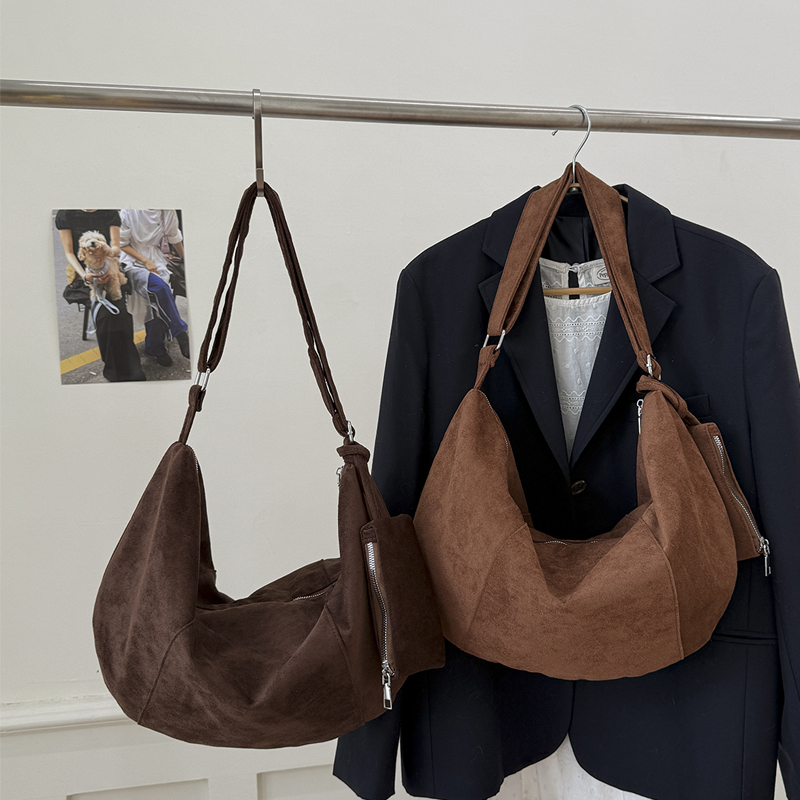 2025 Spring New Fashionable Student Phone Bag Autumn Large Capacity High end Versatile Leisure Minimally Popular Women's Shopping Commuting Shoul