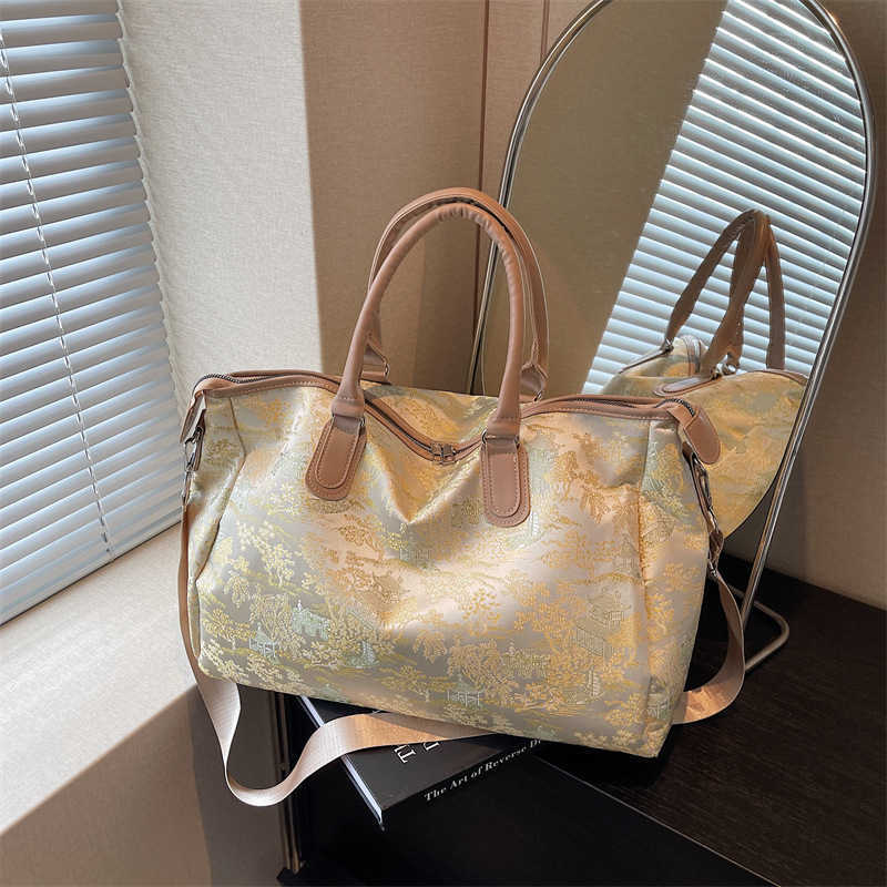 New Chinese Style Embroidered Travel Bag 2025 New Women's Large Capacity Crossbody Bag with Unique Design Niche Luggage Bag 250415