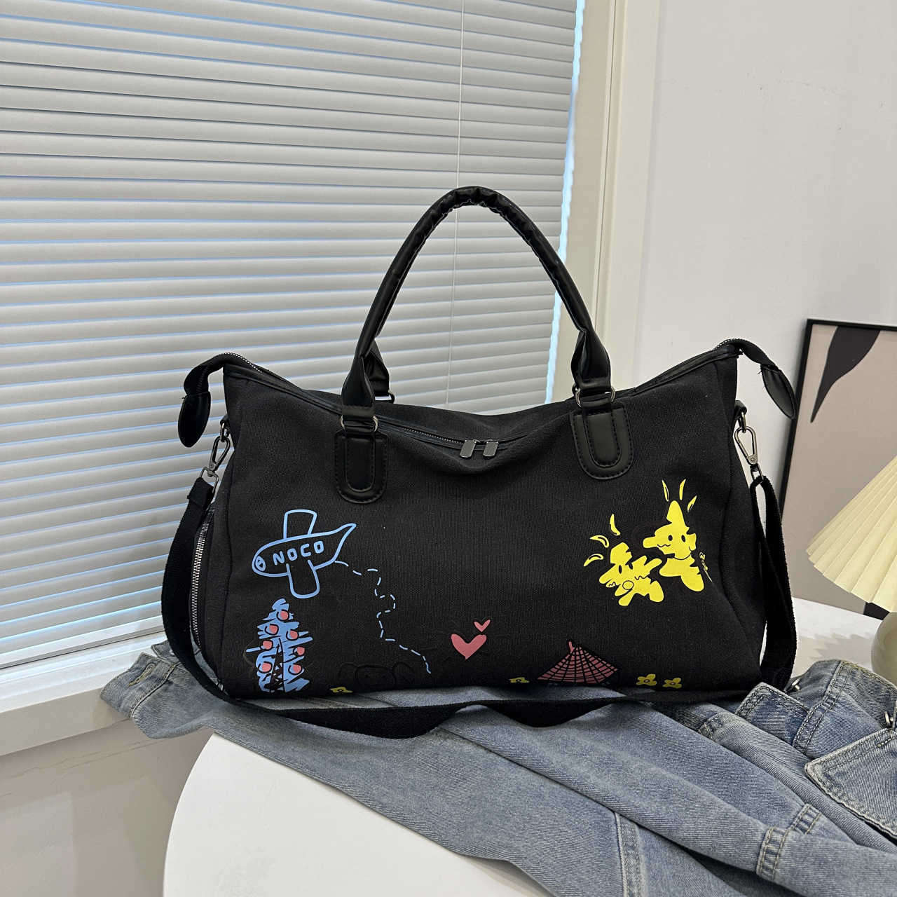 New Graffiti Outdoor Sports Gym Bag Fashionable Unisex Large Capacity Travel Bag Business Trip with Shoe Compartment Handbag for Women 250415