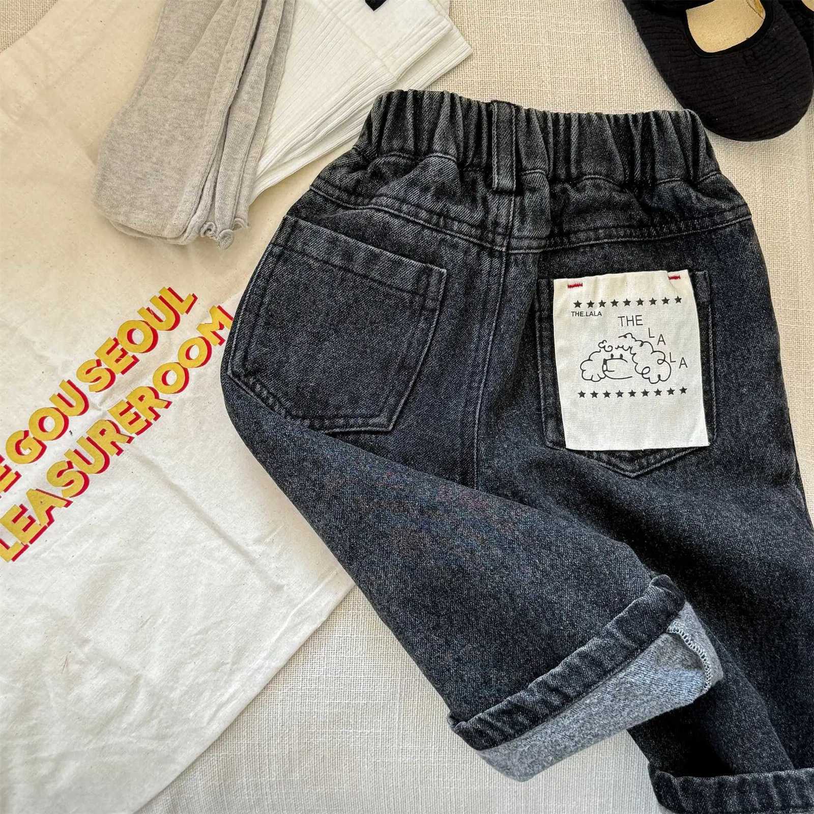 2025 Autumn New Girls Jeans Solid Children Casual Pants Baby Boys Denim Trousers Fashion Patch Toddler Harem Pants Kids ClothesT251017