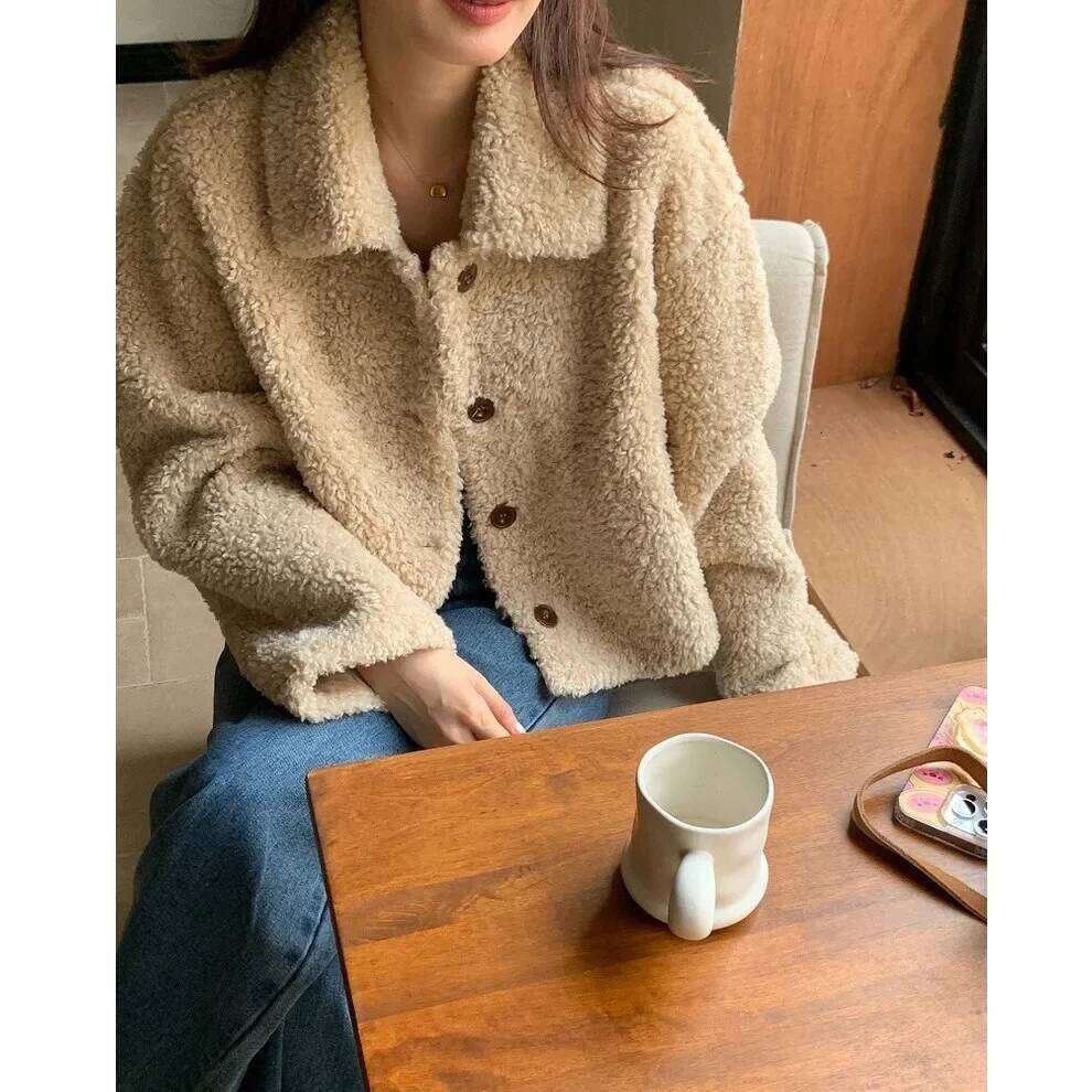 Plus Size Women's Double-Faced Fleece Jacket Autumn Winter Thickened Warm Inner Lining Loose Fit Short Style Versatile Top