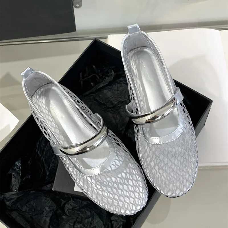 Mesh Round Toe Women Sandals Fashion Metal Decoration Breathable Hollow Flat Shoes Casual Comfort Shallow Nonslip Designer Shoe Z251015