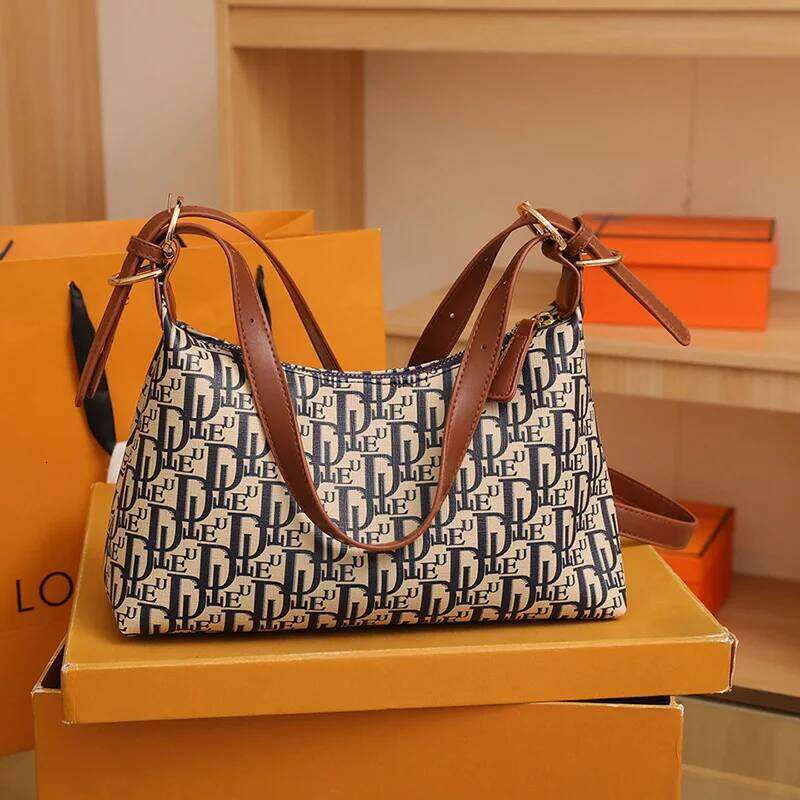 New Letter Shoulder Women's Simple Retro Messenger Bag High-end Atmosphere Casual Temperament