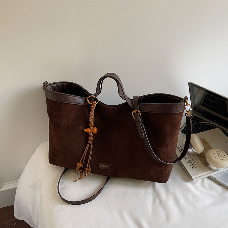 Autumn new fashionable student phone bag, large capacity, high-end, versatile, casual, simple, niche, shopping, commuting, women's shoulder backp