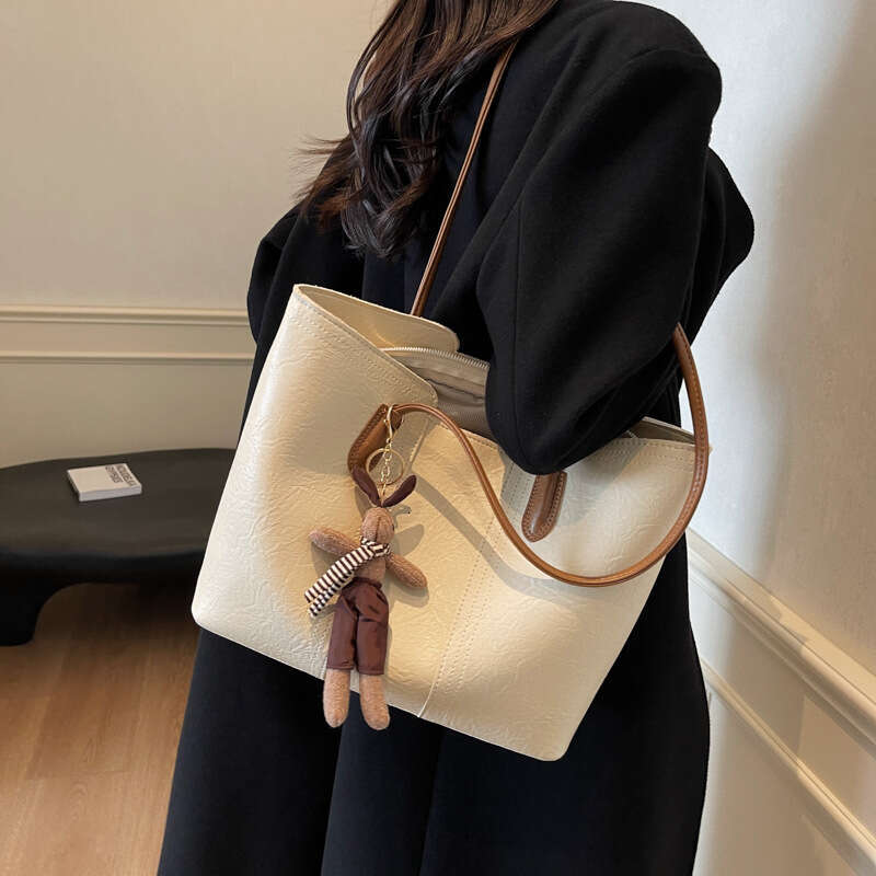 Textured Large Capacity for Women 2024 Live Fashion Commuter Single Shoulder Trendy Tote Bag