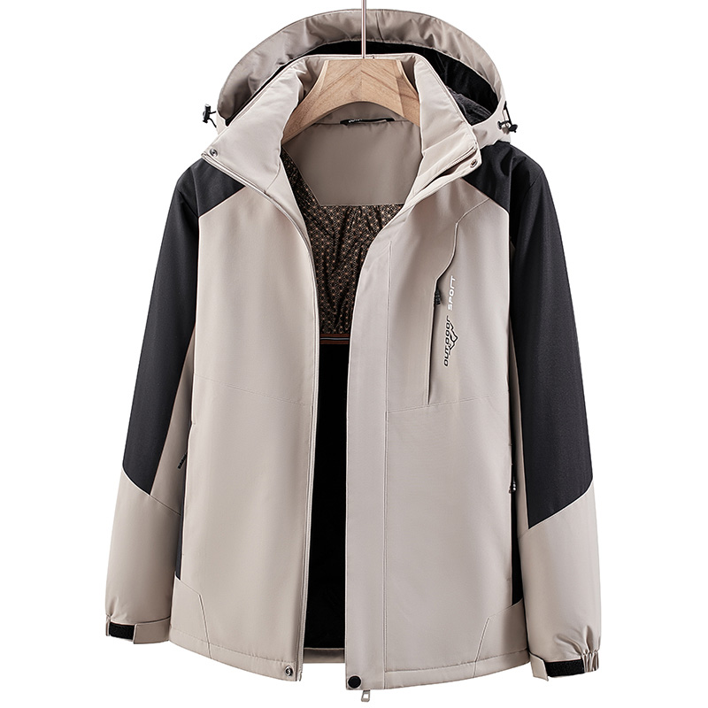 Autumn/Winter Thickened Outdoor Jacket: Stay Warm in Wind and Rain
