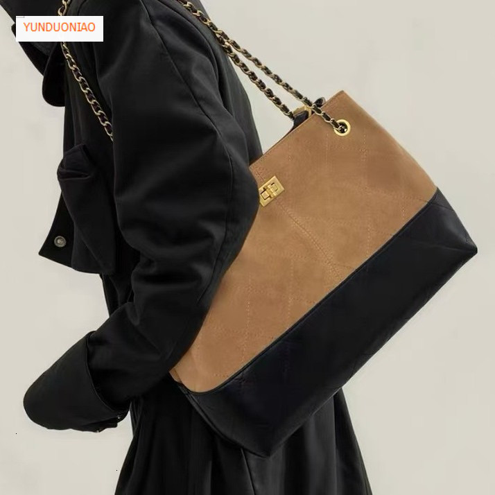 Autumn and winter new luxury handbag new matte suede splicing quilted designer bag chain style large capacity women's shoulder bag