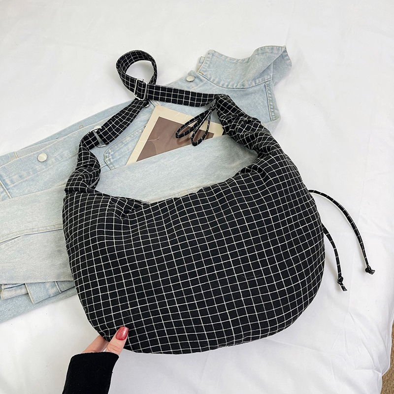 New Fashionable Women's Compact Phone Bag Autumn Large Capacity High end Student Versatile Leisure Minimalist and Niche Shopping Commuter Shoulde