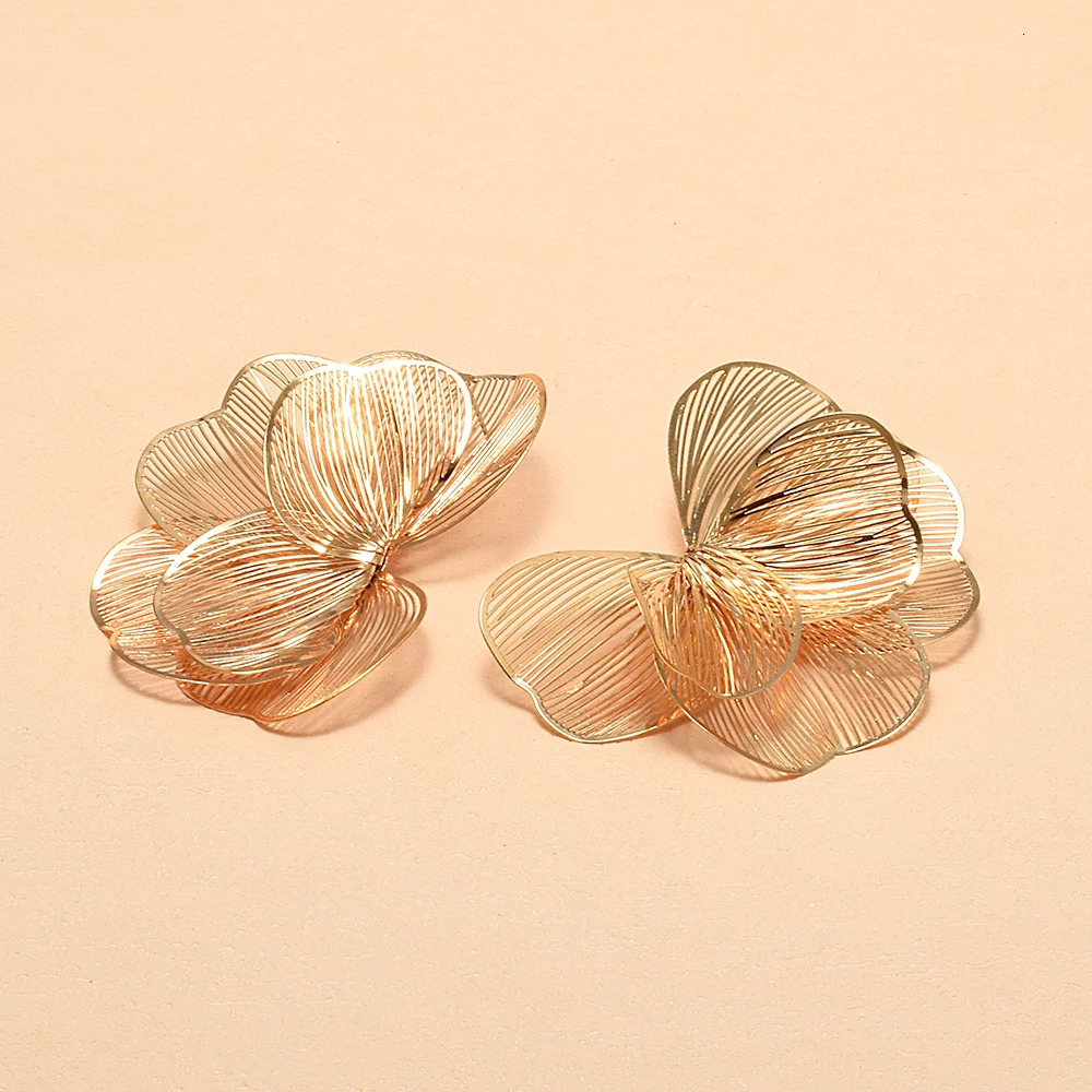 Elegant Flower Earrings Metal Hollow Petal Piercing Earrings Wholesale Womens Accessories Trendy Drop Earrings Jewelry 251016