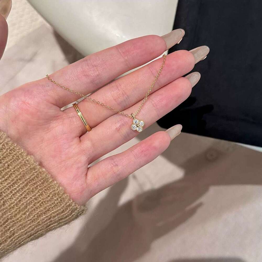 Necklace Designer for Women luxury pendant necklace men Fashion Zircon inlay four-leaf clover 925 silver plated with 18K gold Light Unique Festival Va