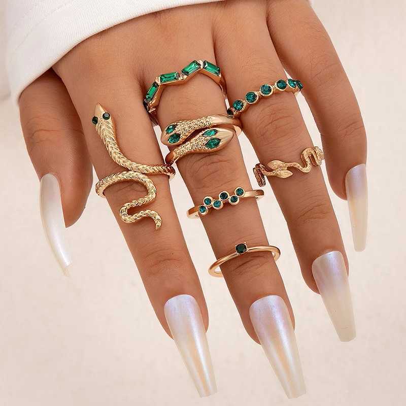 Tocona Luxury Green Rhinestone Joint Snake Ring Sets Charms Alloy Geometry for Women Men Party Jewelry 7pcssets 22493W251017