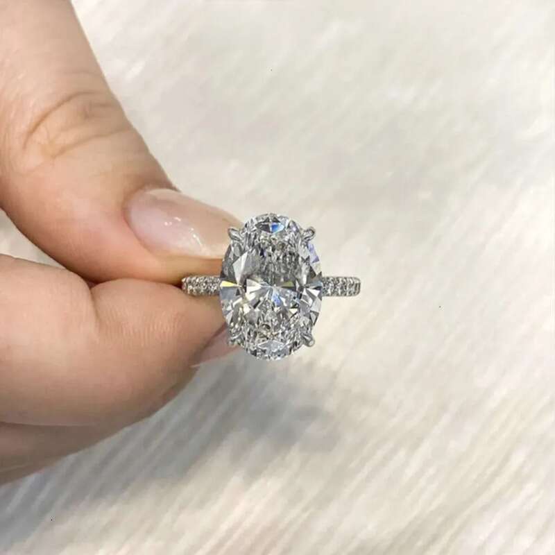 Yu Ying Customized White Gold D color Oval Cut Moissanite Women Jewelry Wedding Set Rings Engagement Ring