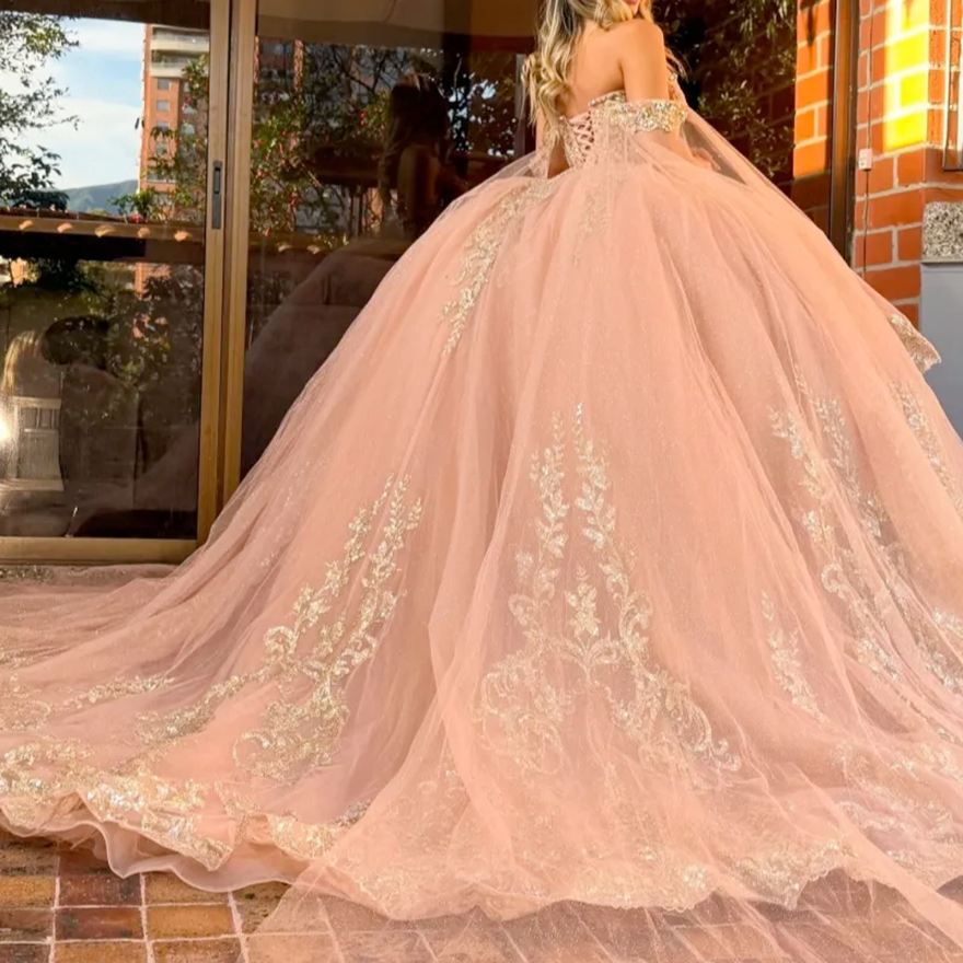 Pink Shiny Ball Gown Quinceanera Dresses Off The Shoulder Gold Applique Lace Beads Tull Party Birthday Sweet 16 Dress Vestidos 15 De Anos