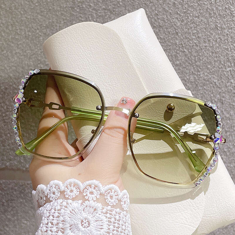 Style New Frameless Metal Trendy Personality Edged Internet Celebrity Glasses Fashion Large Frame Diamond-Encrusted Women's Sunglasses