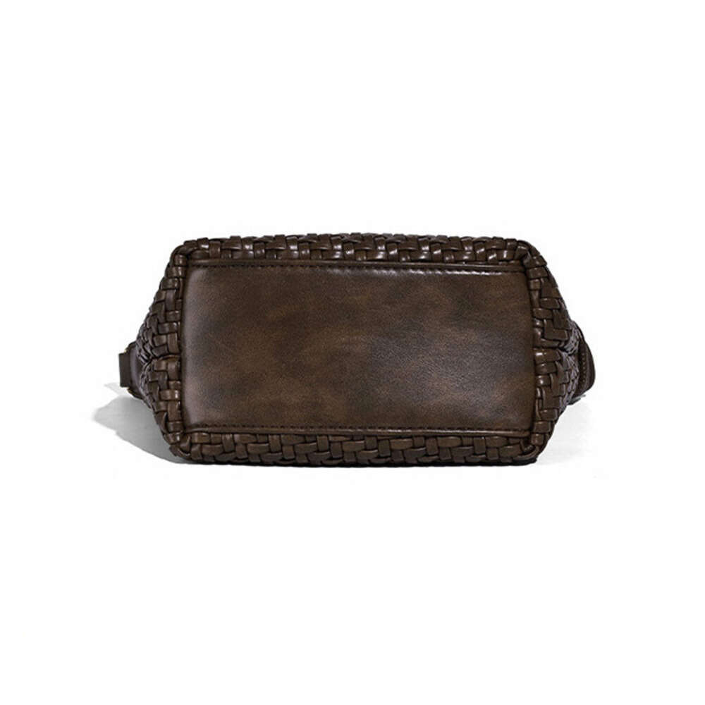 2025 New High-end Hand-woven Lunch Box Fashionable Single Shoulder Crossbody Handheld Bento Bag