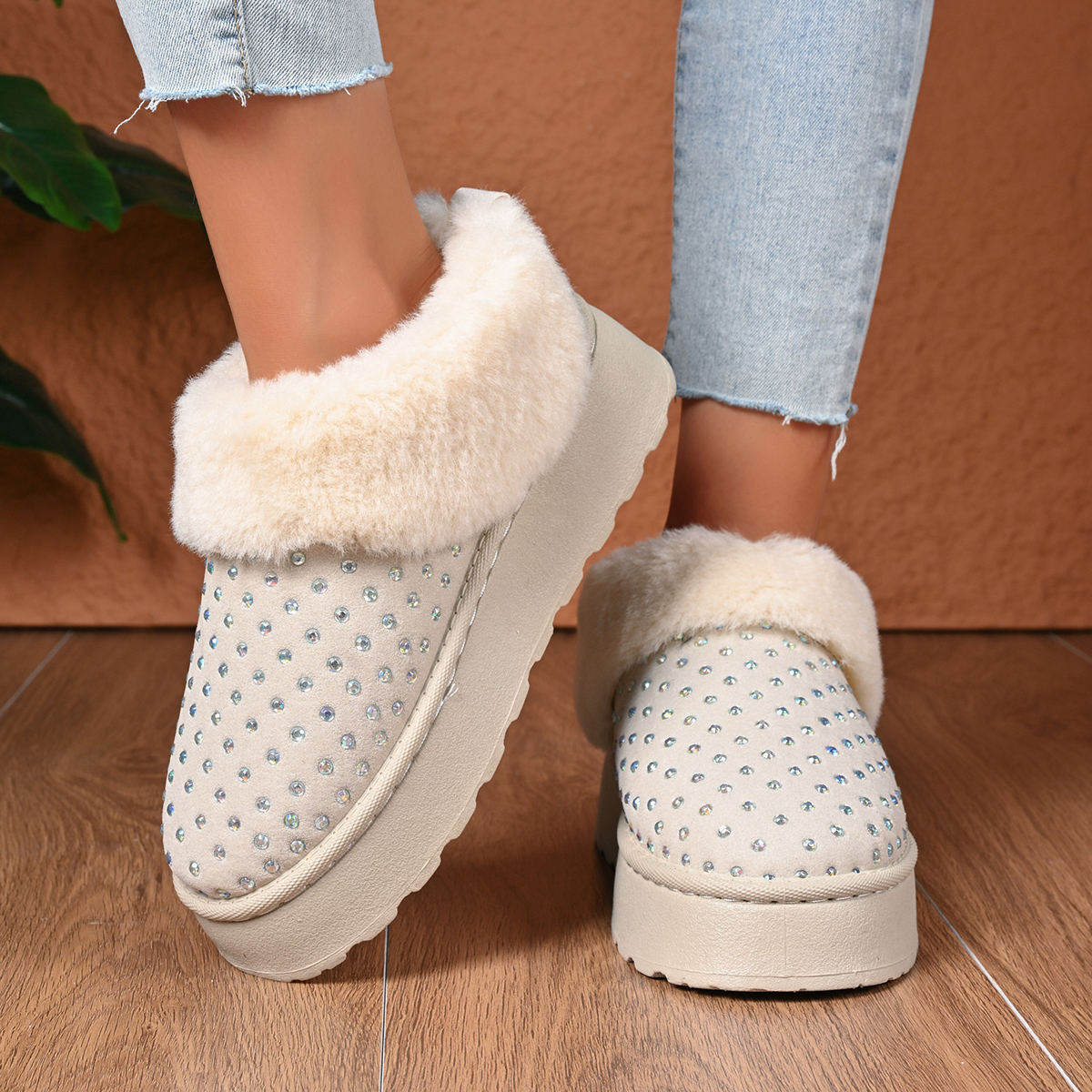 Short Calf Length Heel Boosted Cozy Wool-Lined Treads For Female Adventurers
