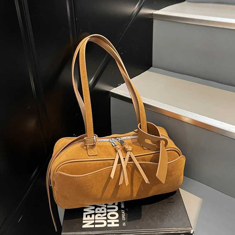 Red Suede Wedding Shoder Bag Luxury Designer Wen Versatile Underarm Bags Elegant Fem Large Capacity Handbags1 D251017