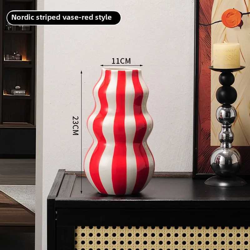 Modern minimst striped vases flower arrangements in them highend sense creative retro painted ceramic vases C251017