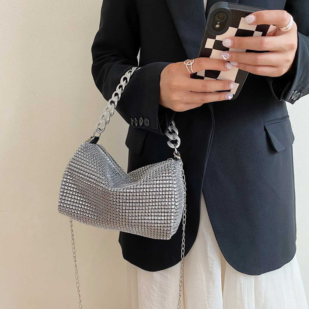 2024 New Bags Popular Korean Version Handbags Fashion Trend Bright Diamond Messenger Niche Z251017