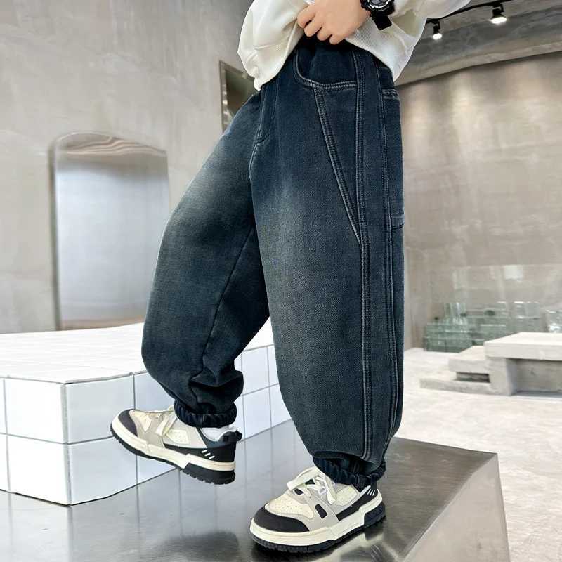 Kids Boys Winter Warm Streetwear Jeans With Letters Fashion Child Fleece Insulated Denim Pants For Teenagers 5 7 9 11 13 14 YearT251017