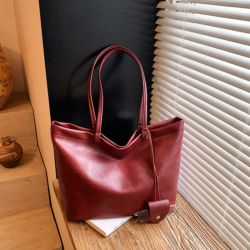 2025 Spring New Fashionable Women's Compact Phone Bag Autumn Large Capacity High end Student Versatile Leisure Minimalist and Niche Shopping Comm