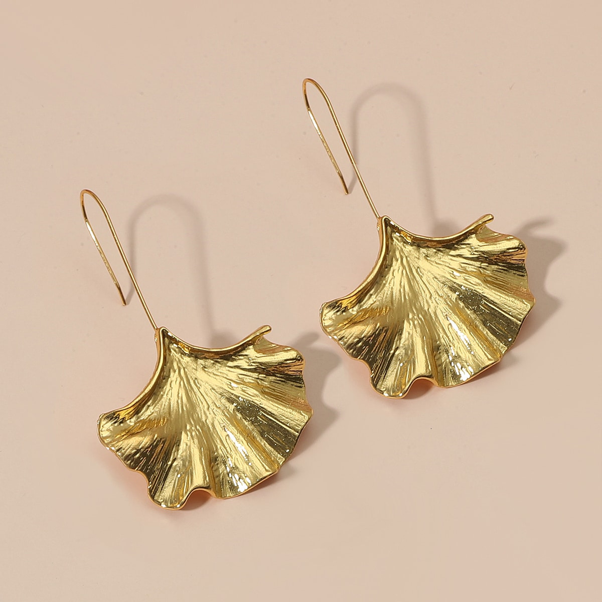 Earrings designer Fashion Elegant Exaggerated Simple Creative Metal Texture Ginkgo Leaf Alloy Earrings gift for girls free shipping