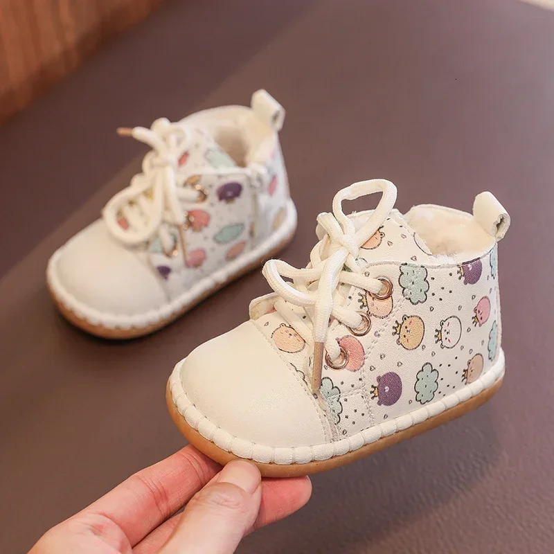Winter Baby Girls Snow Boots Warm Plush Children Outdoor Shoes Soft Sole Nonslip Infant Toddler Shoes Cartoon Bear Kids Shoes 251015