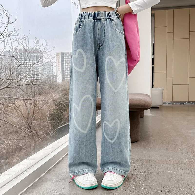 Big Girls New Arrival Jeans with Heart Pattern 2025 Spring Autumn High Quality Fashion Wide Leg Pants Kids School Loose TrousersT251017