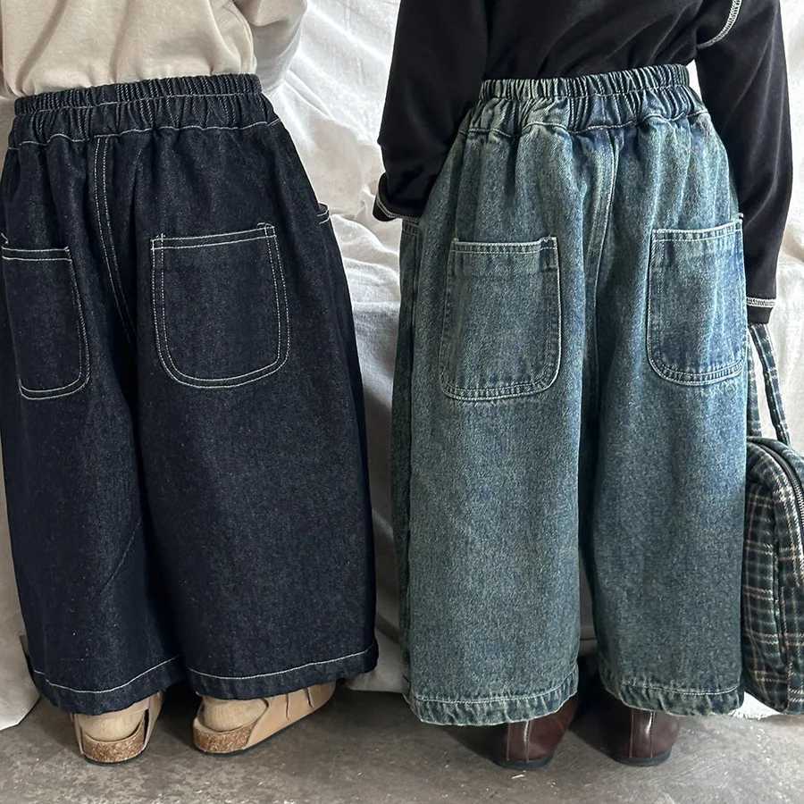 SS25 Trendy Childrens Designer Denim Jeans Relaxed Fit Straight Leg Pants for Toddlers Fashionable Everyday BottomsT251017