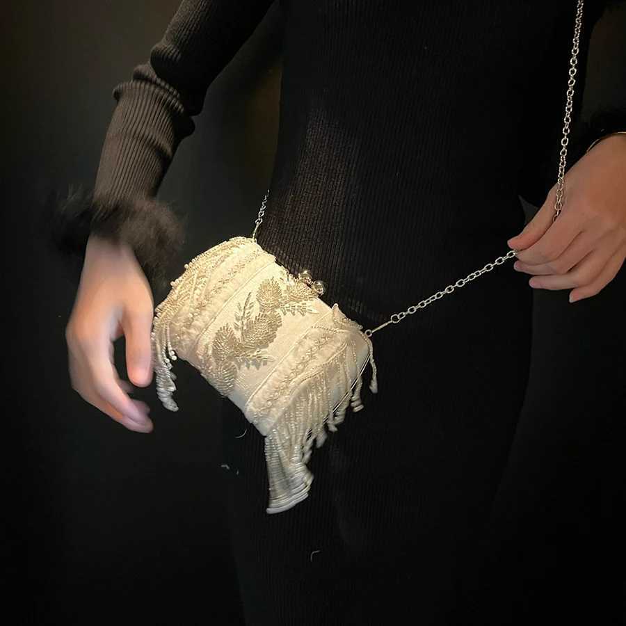 Vintage Handmade Beaded Evening Bags Crystal White Lace Flower Fringed Tote Bag Chains Shoulder Crossbody Bag Small Square Bag Z251017