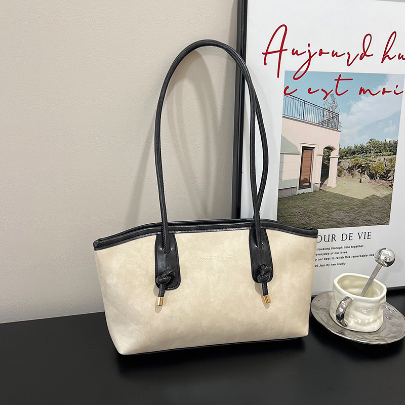 Designer Bag High-value Retro Large Capacity Bag For Women 2025 New Autumn Winter Commuter Shoulder Luxury Bag Bag Handheld Tote Bag