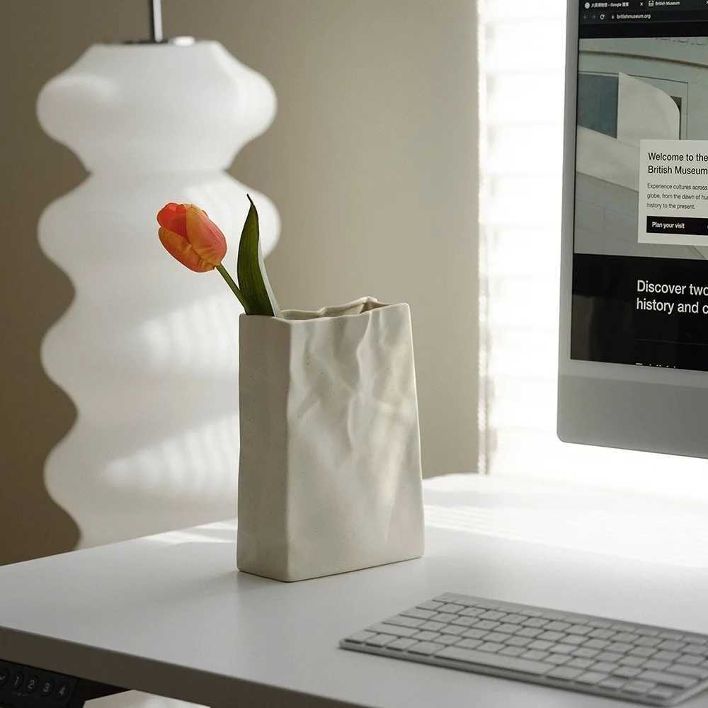 Nordic Creative Paper Bag Ceramic Vase White Light Luxury Premium Vase Living Room Entrance Decoration Ornament C251017