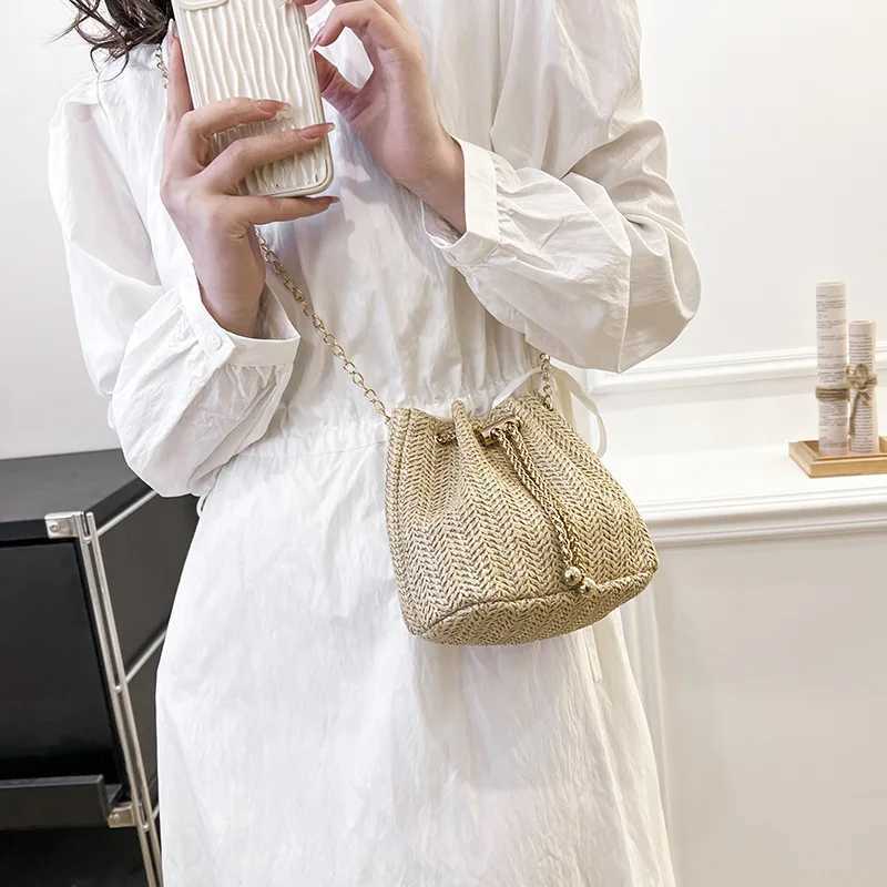 Beige Khaki Straw Weave Bucket Bag Fashion Metal Gold Color Chain Shoulder Messenger Bag For Women Summer Beach Bag bolso mujer Z251017